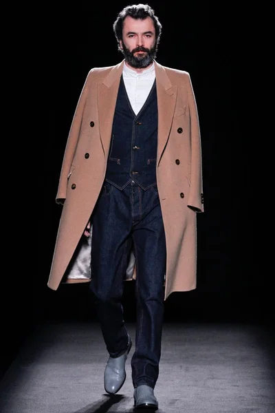 Look 17